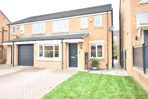 3 bedroom semi-detached house for sale, Sycamore Avenue, Whinmoor, Leeds, West Yorkshire