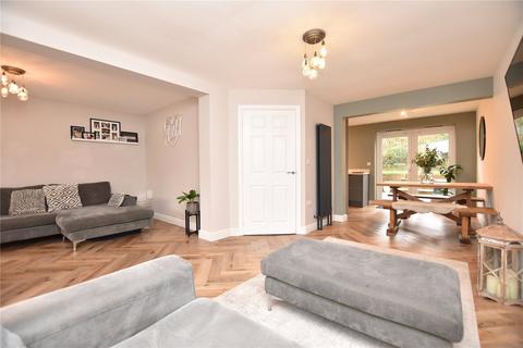 3 bedroom semi-detached house for sale, Sycamore Avenue, Whinmoor, Leeds, West Yorkshire