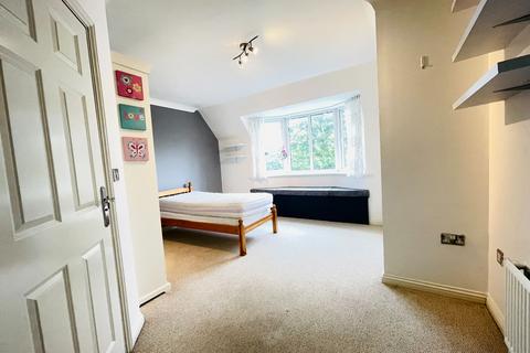 3 bedroom apartment to rent, 1 Hoptree Close, London N12