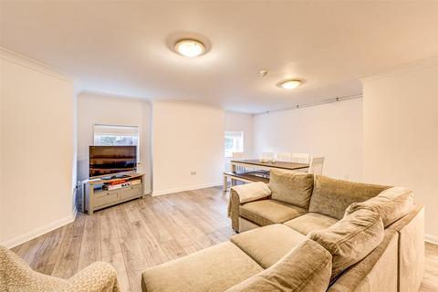 1 bedroom flat for sale, Farncombe Road, Worthing, West Sussex, BN11