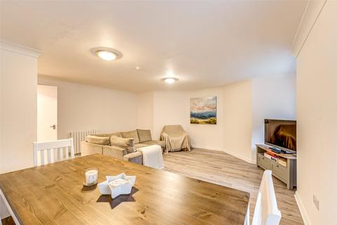 1 bedroom flat for sale, Farncombe Road, Worthing, West Sussex, BN11