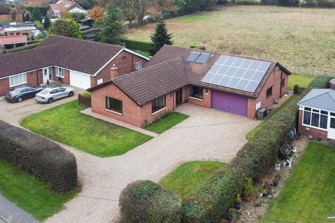 4 bedroom detached bungalow for sale, Selby Road, Holme-on-spalding-Moor, York, YO43 4ES