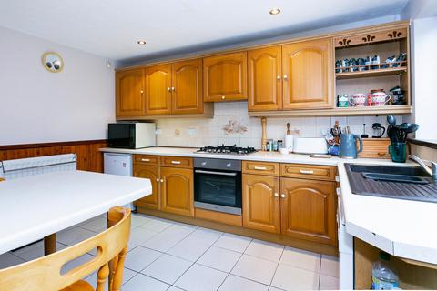 4 bedroom detached bungalow for sale, Selby Road, Holme-on-spalding-Moor, York, YO43 4ES