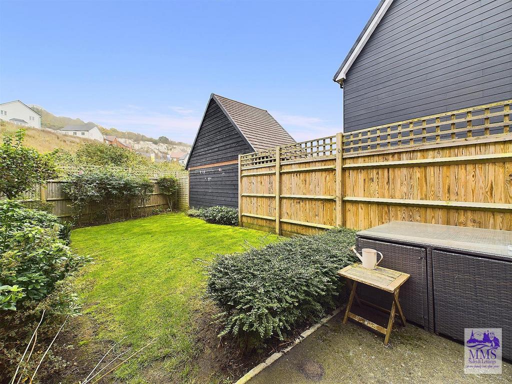 CAM02633 G0-PR0213-STILL009.jpg