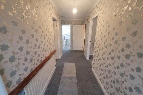 3 bedroom bungalow to rent, Silverstream Drive, Hakin, Milford Haven