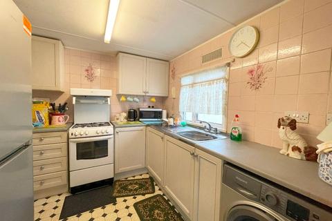 2 bedroom park home for sale, North End, Cummings Hall Lane, Romford