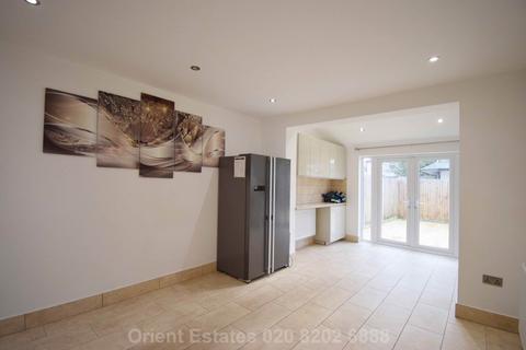 5 bedroom semi-detached house to rent, Deans Lane, Edgware
