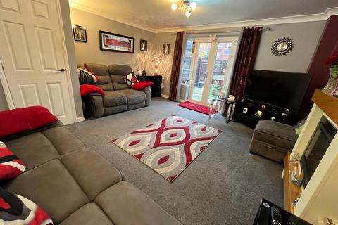 3 bedroom townhouse for sale, Hardy Close, Dukinfield SK16