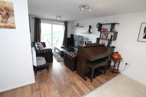 2 bedroom apartment to rent, Broughton Lane, Salford M7