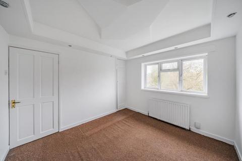 2 bedroom end of terrace house for sale, Weedon Road,  Aylesbury,  HP19