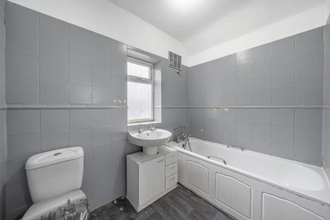 2 bedroom end of terrace house for sale, Aylesbury,  Buckinghamshire,  HP19