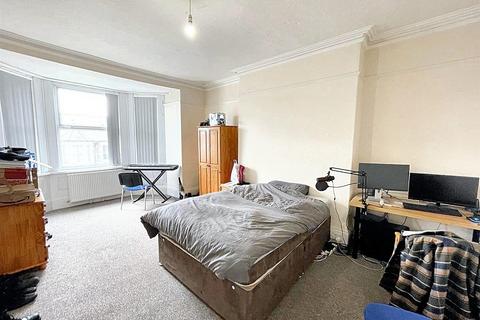 3 bedroom apartment to rent, 2 Lockyer Road, Plymouth PL3