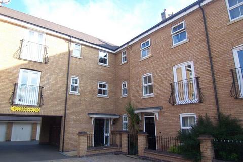 2 bedroom flat to rent, LONGSTORK ROAD