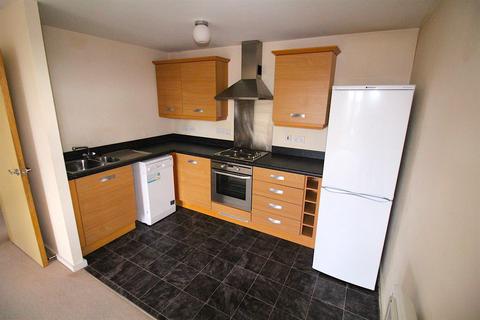 2 bedroom flat to rent, LONGSTORK ROAD