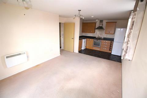 2 bedroom flat to rent, LONGSTORK ROAD