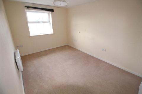 2 bedroom flat to rent, LONGSTORK ROAD