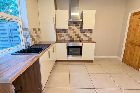 3 bedroom terraced house to rent, St. Thomas Road, Crookes, Sheffield