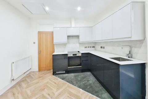 2 bedroom flat to rent, Westcombe Hill, London SE3