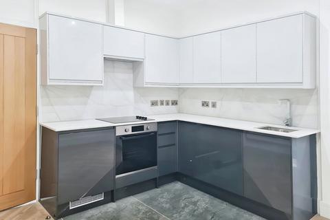 2 bedroom flat to rent, Westcombe Hill, London SE3