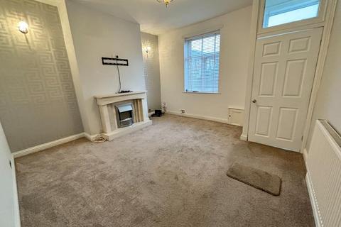 2 bedroom end of terrace house to rent, Robertson Street, Manchester M26