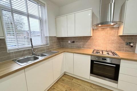 2 bedroom end of terrace house to rent, Robertson Street, Manchester M26