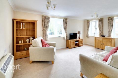 2 bedroom flat for sale, Roche Close, Rochford