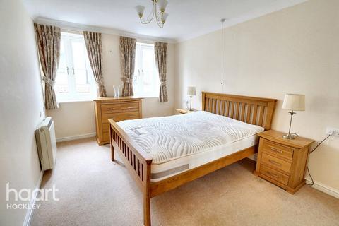 2 bedroom flat for sale, Roche Close, Rochford