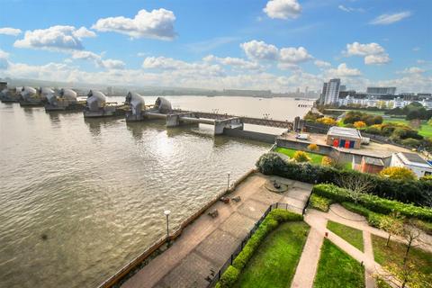 3 bedroom flat for sale, Wards Wharf Approach, London