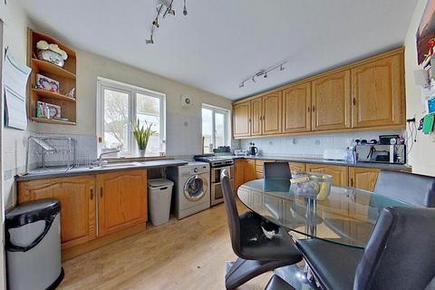 3 bedroom semi-detached house for sale, Stanley Gardens, Herne Bay, CT6 5SQ