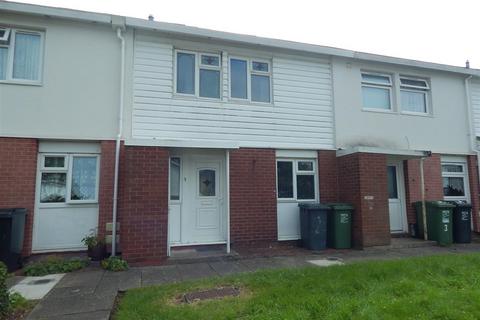 3 bedroom terraced house to rent, Evenlode Close, Lodge Park