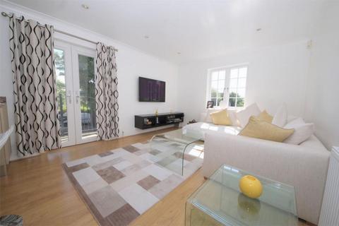 2 bedroom apartment to rent, Brockley Court, Winchmore Hill, N21