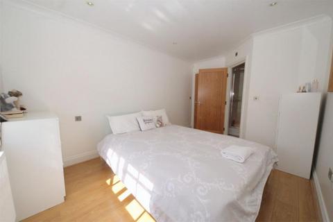 2 bedroom apartment to rent, Brockley Court, Winchmore Hill, N21