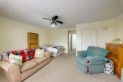 Studio for sale, Applesham Court, Lancing BN15