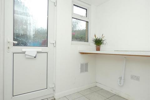 1 bedroom flat to rent, High Street, St. Peters, CT10