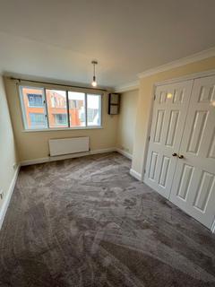 2 bedroom flat to rent, Homesdale Road, Bromley BR2