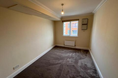 2 bedroom flat to rent, Homesdale Road, Bromley BR2