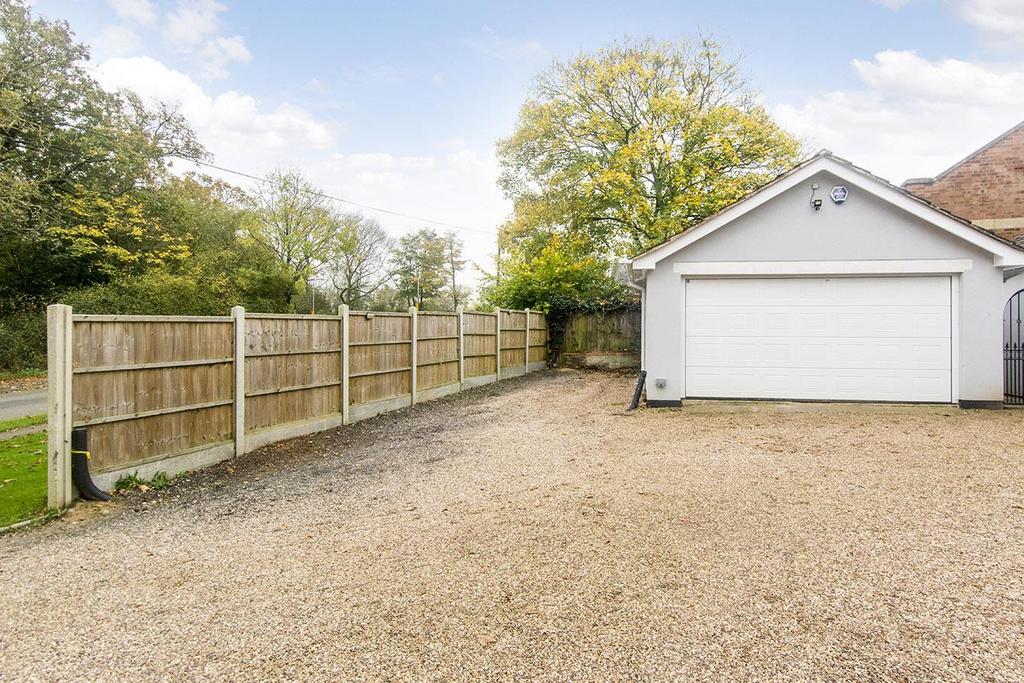 Double Garage &amp; Parking