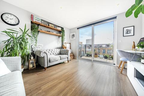 2 bedroom flat for sale, Whiting Way, Southwark