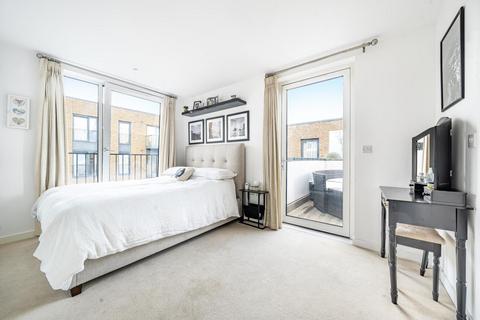 2 bedroom flat for sale, Whiting Way, Southwark