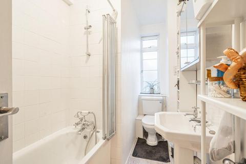 2 bedroom flat for sale, Balham High Road, Balham