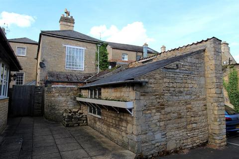 Studio to rent, Market Place, Market Deeping