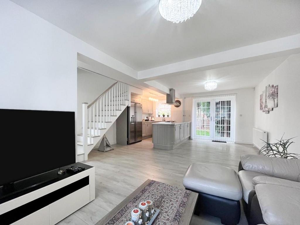 Open-Plan Lounge Kitchen 2.jpg