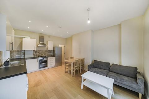 2 bedroom apartment to rent, Balham Hill London SW12