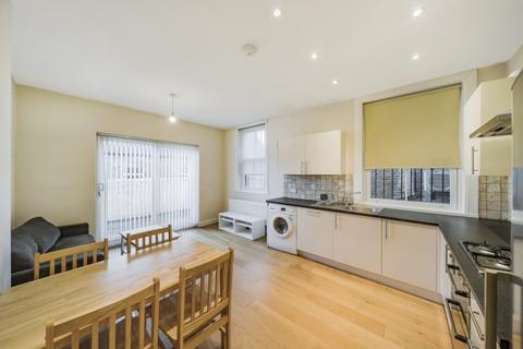 2 bedroom apartment to rent, Balham Hill London SW12