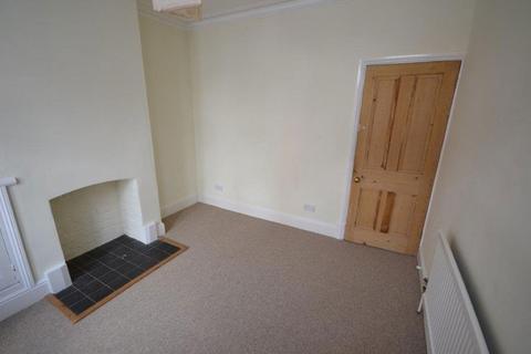 2 bedroom terraced house to rent, Avenue Road Extension, Leicester