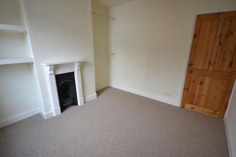 2 bedroom terraced house to rent, Avenue Road Extension, Leicester