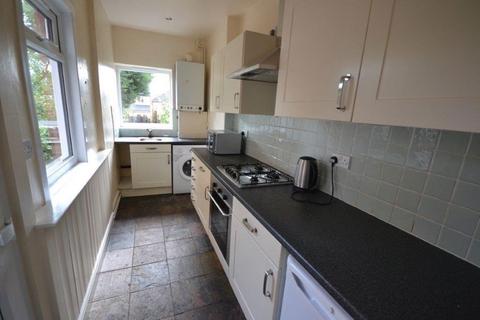 2 bedroom terraced house to rent, Avenue Road Extension, Leicester