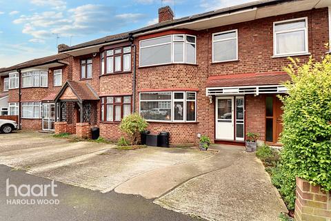 4 bedroom terraced house for sale, Elgin Avenue, Harold Wood