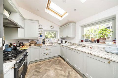 4 bedroom house for sale, Wilkinson Street, London SW8