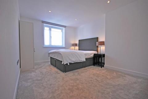 2 bedroom apartment to rent, Cavell Street, London, E1